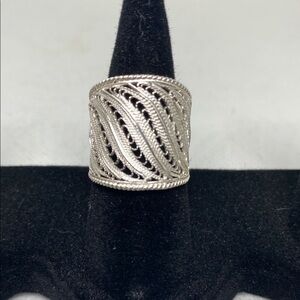 Elegant sterling Silver Filigree Ring